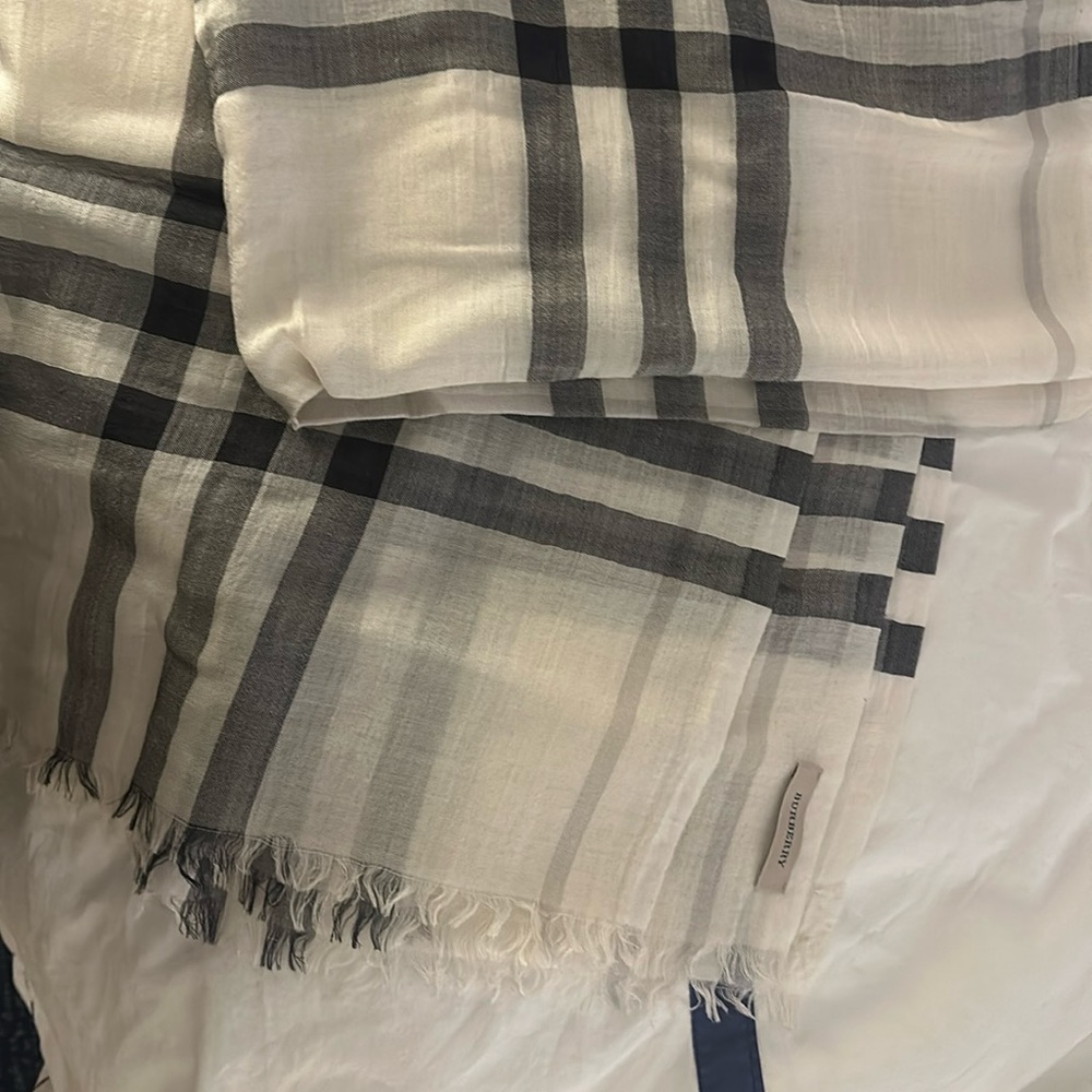 Burberry lightweight black and white stripe scarf